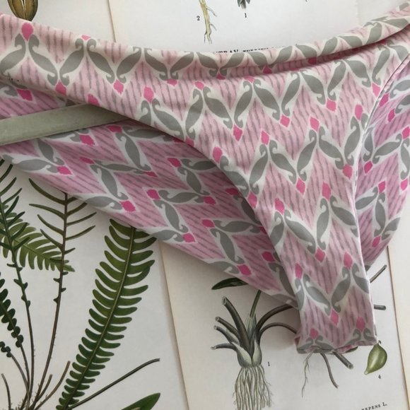 Frankie's Bikinis Pink Chevron Cheeky Bottoms Med - Picture 3 of 5